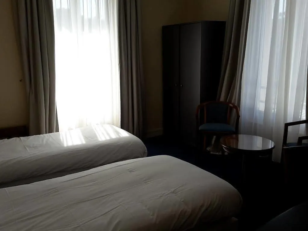 Grand Hotel Perros-Guirec 4*,